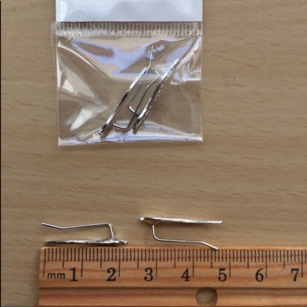 3/12$ Silver, Feathery Earrings - Picture 5 of 5